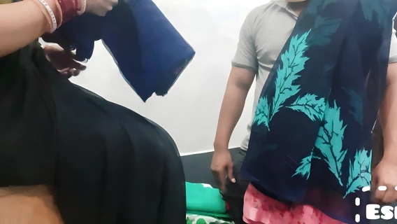 Salesman & Bhabhi Fucked In Shop